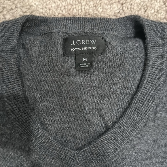 J Crew Merino Wool V-Neck Sweater - Picture 3 of 3